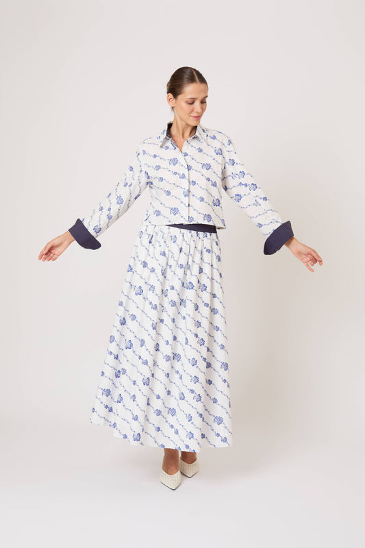 Cropped Button Down in Winding Vines Embroidered Poplin