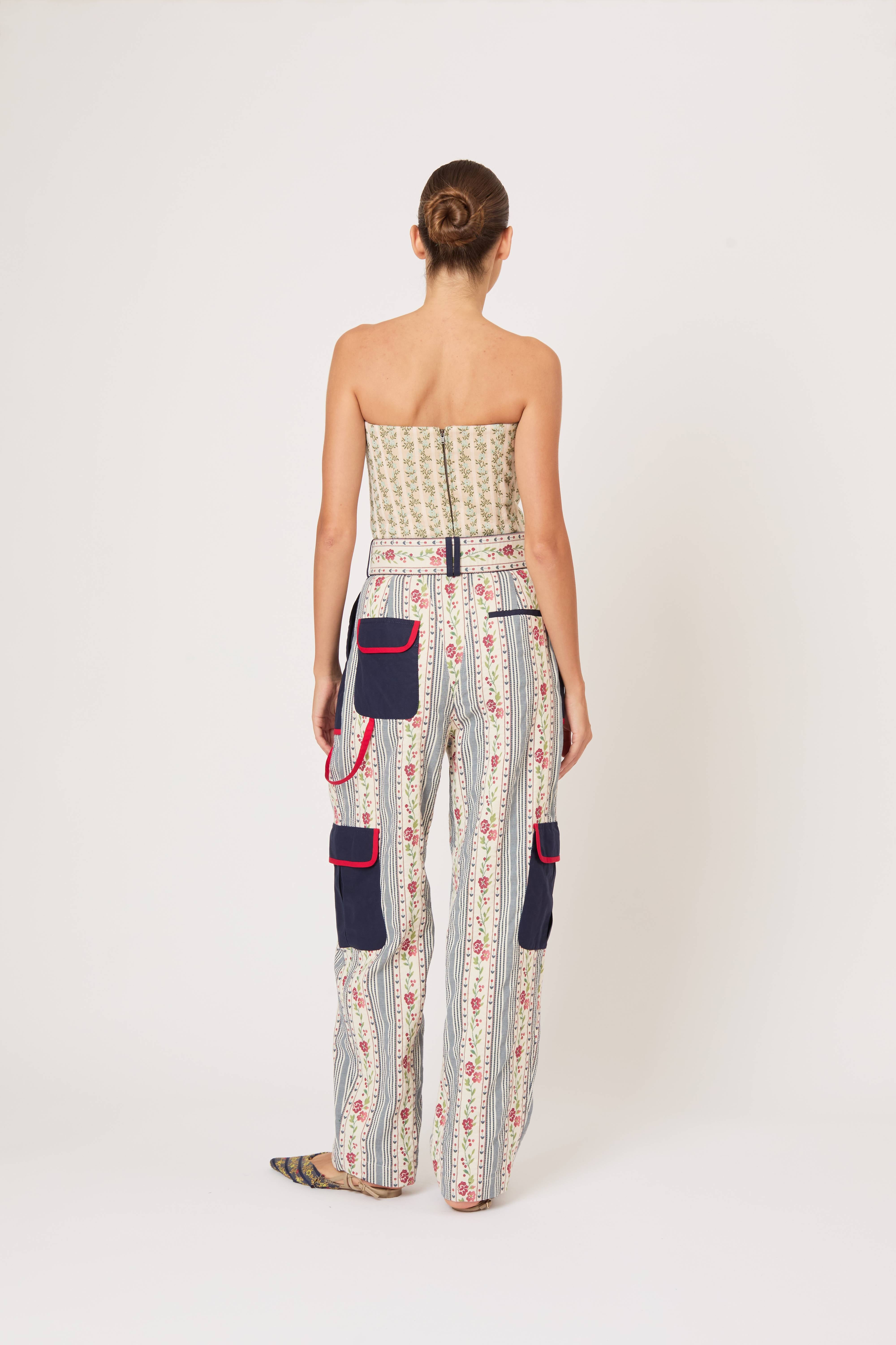 【Rosen Kreuz】LONGBELTFLARECARGOPANTS Belted Cargo Pants in Litchfield Floral Jacquard – Rosie Assoulin