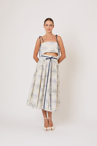 Tie Easy Bandeau in Raindrops on Roses Embroidered Cotton